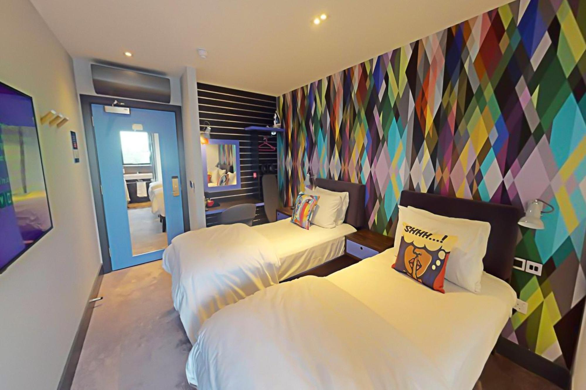 Village Hotel Basingstoke Zewnętrze zdjęcie